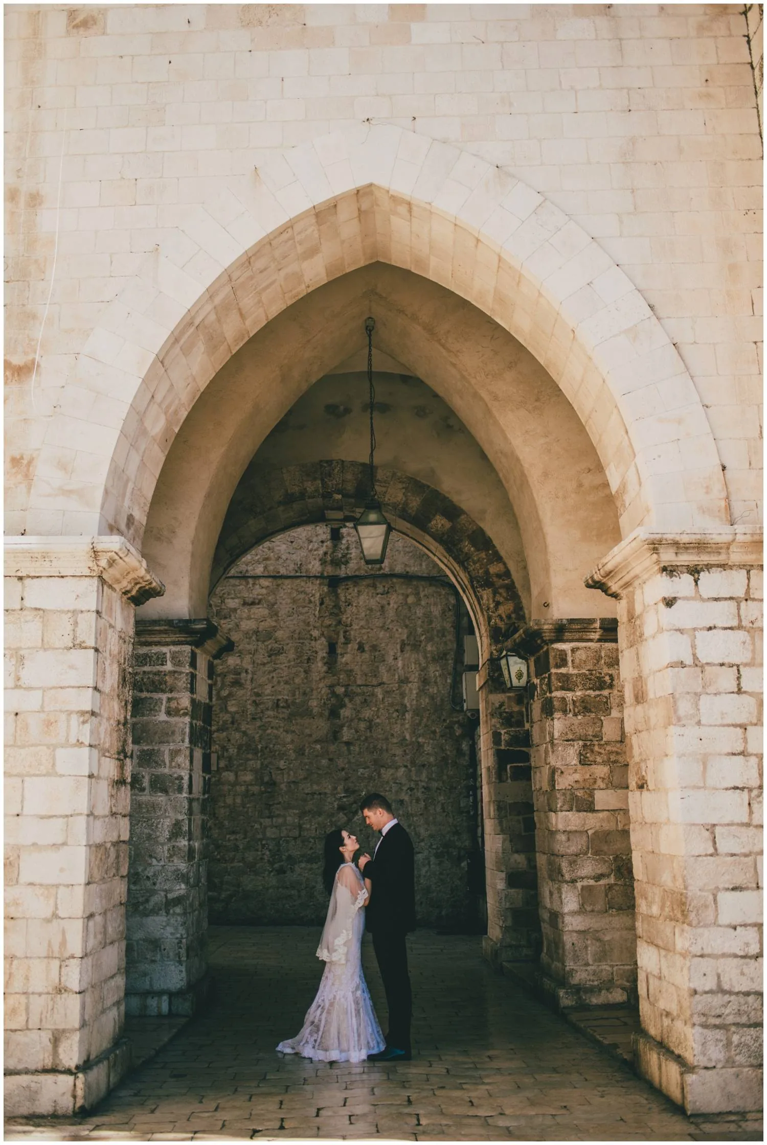 Dubrovnik, ulaz u grad i mladenci