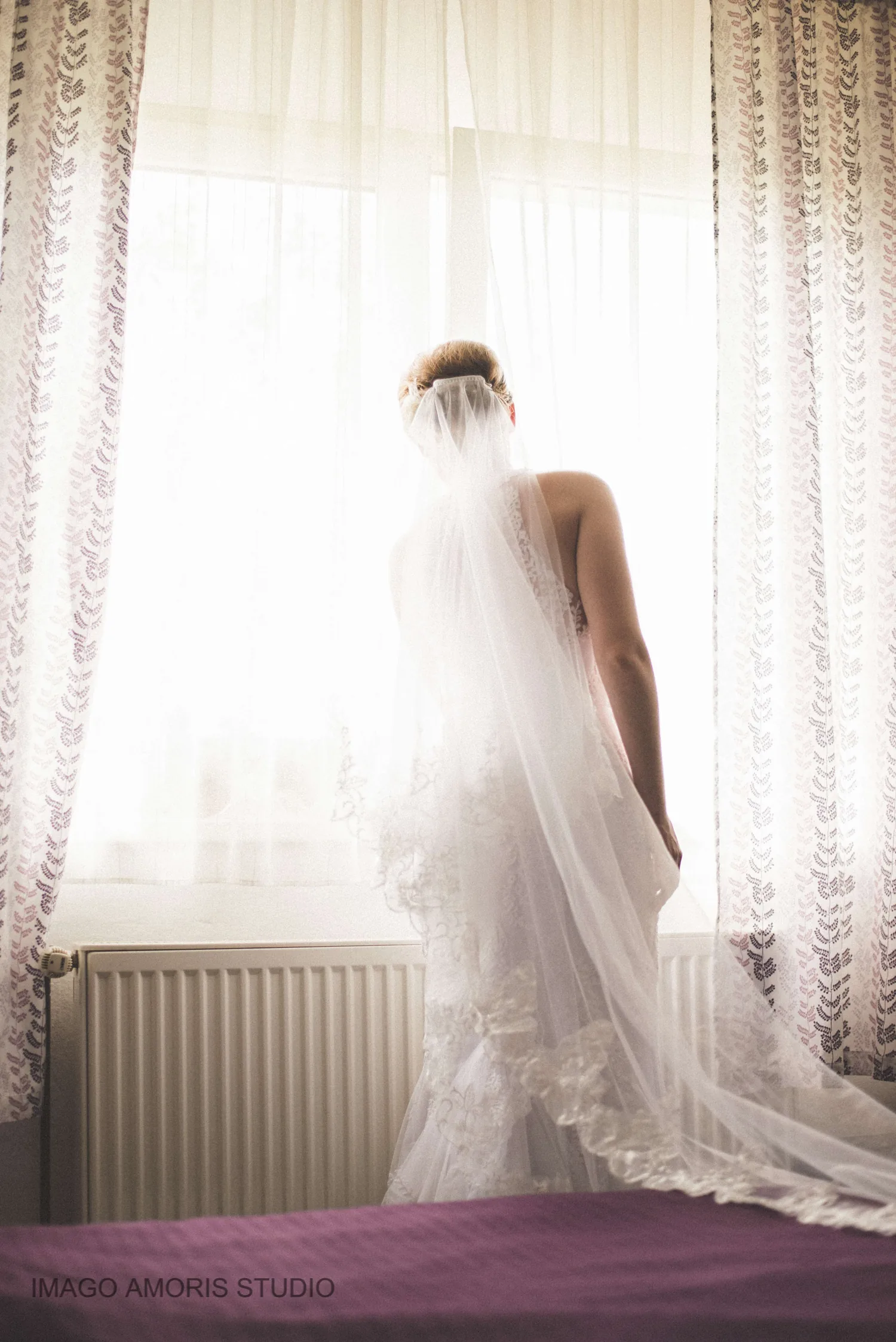 Fotografiranje mladenke u vjenčanici, spremanje